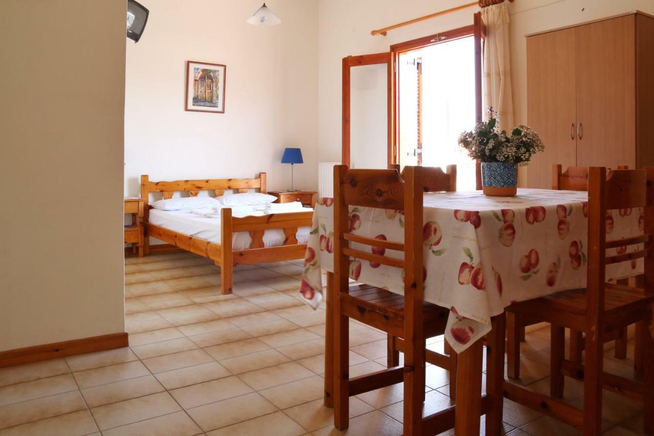 Seaview - Selfcatering Apartment - Helen No 2 Xiropigado Eksteriør billede